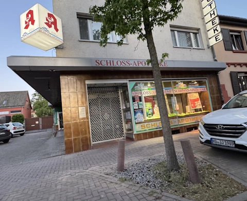 Außenansicht Schloss-Apotheke Ilvesheim